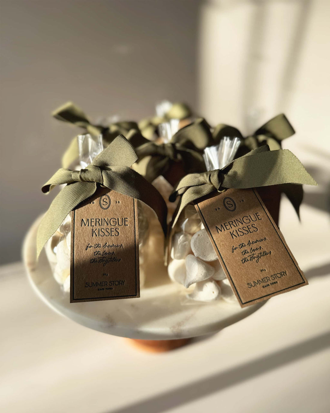 White Vanilla Meringues