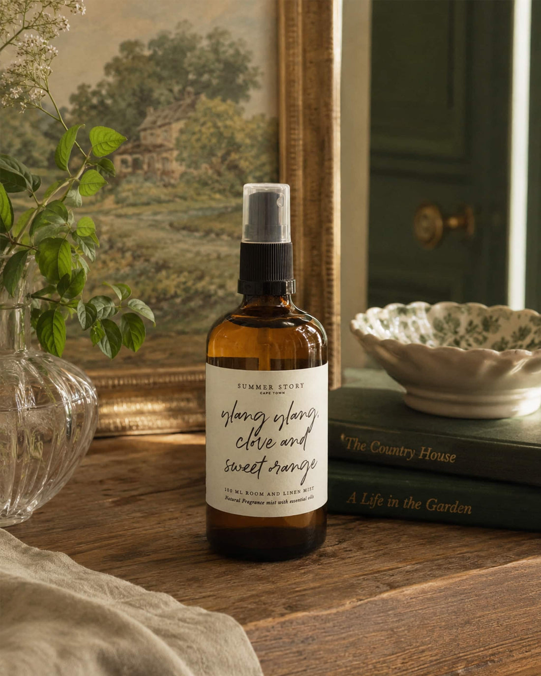 Ylang Ylang, Clove & Sweet Orange Room Mist – Amber Glass