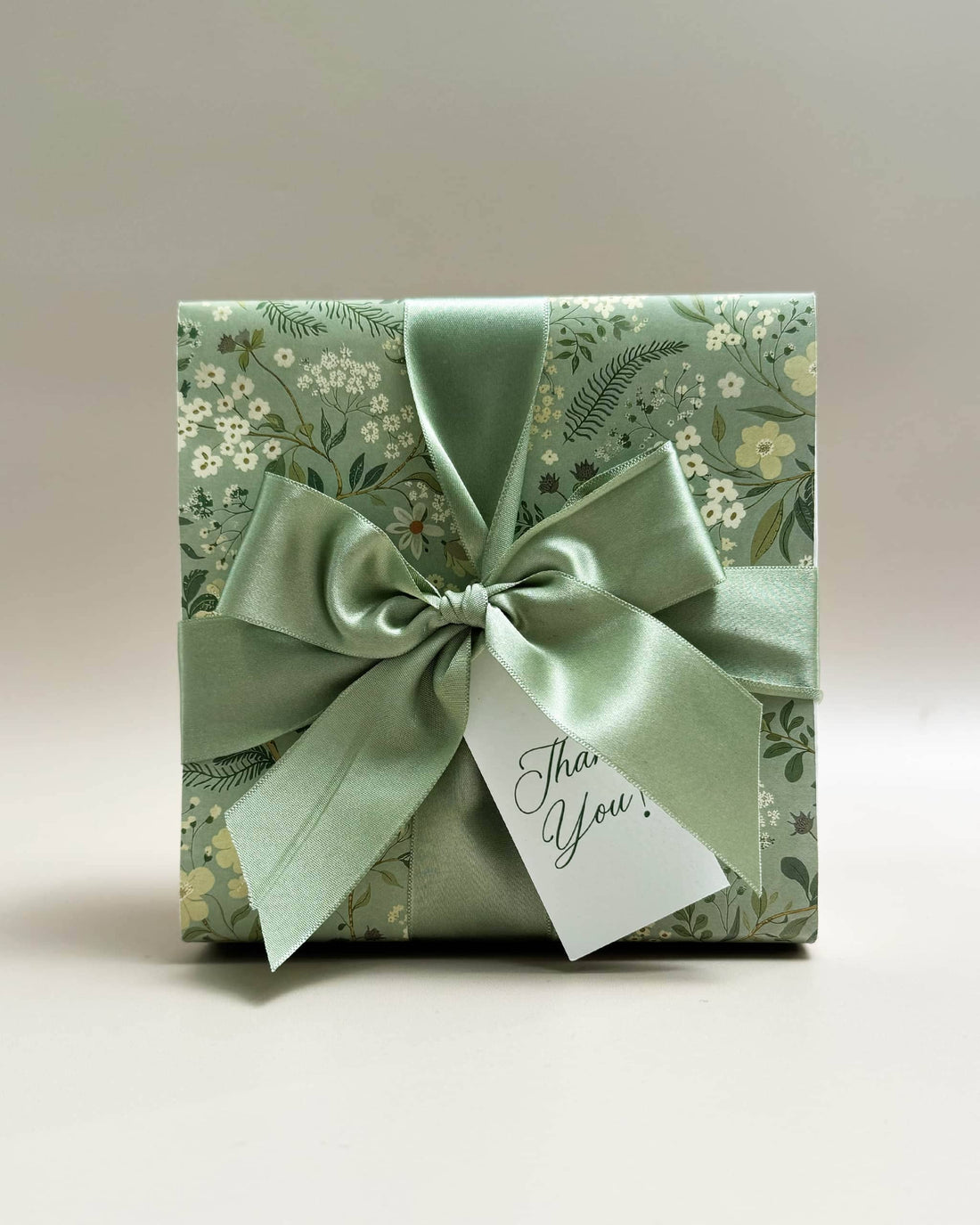 Sage Garden Square Gift Box – 16.5cm