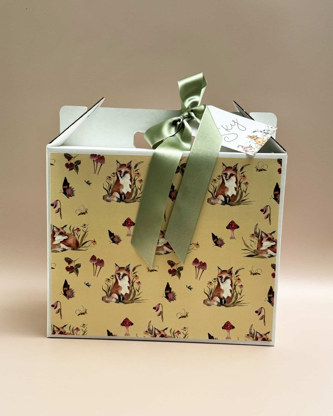 Fox Meadow Hamper Box